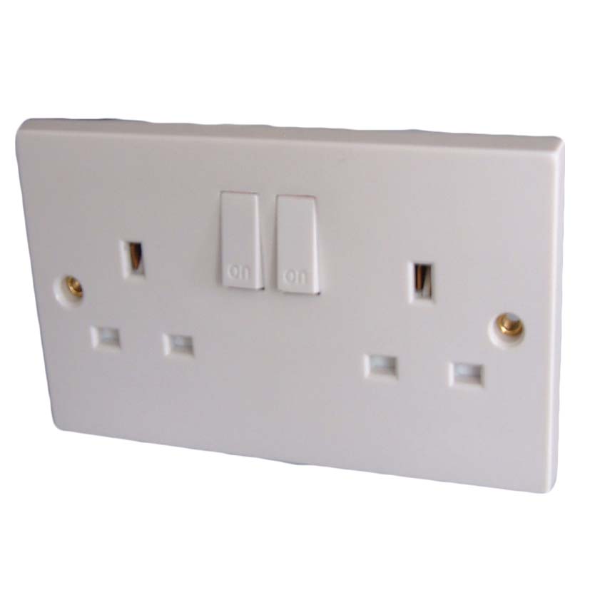 White 13A, Twin Switched Socket Outlet to BS1363